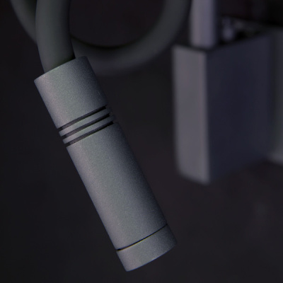 808617